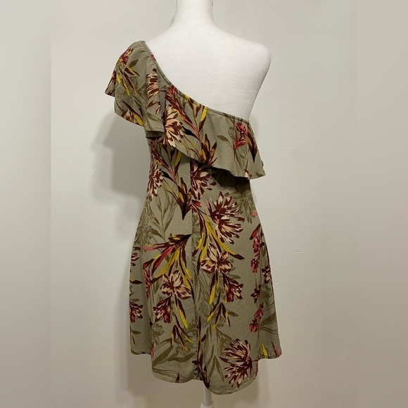 ASTR The Label Boho Floral One Shoulder Ruffle Mini Dress - Picture 2 of 10